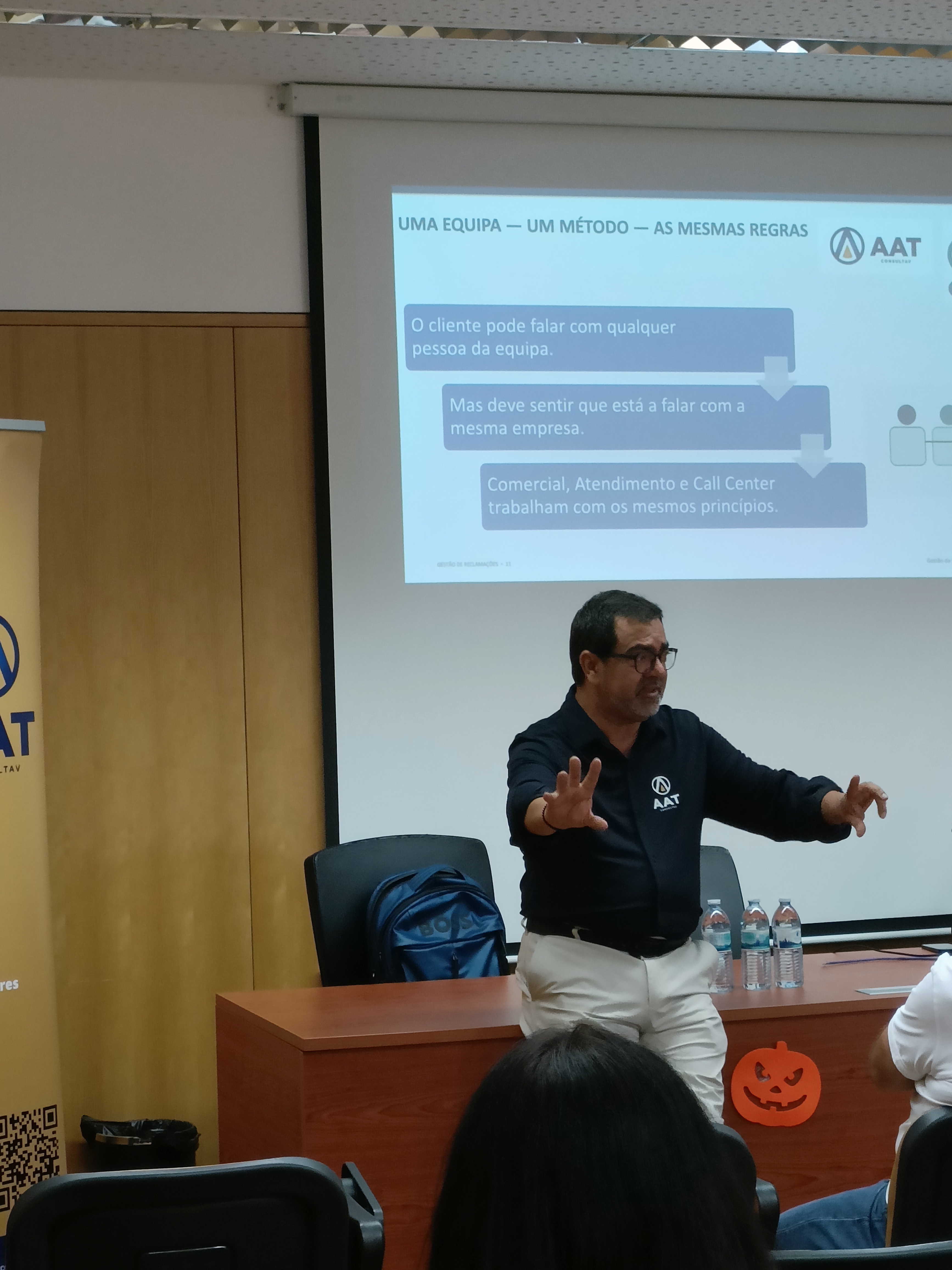 Augusto Taveira a ministrar uma formação presencial